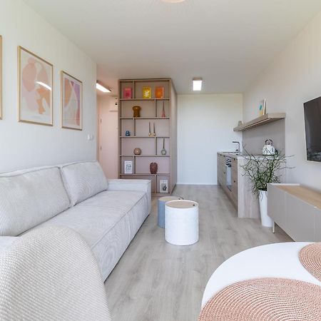 Cozy Apartment Near City Centrum And Bratislava Airport Exterior photo