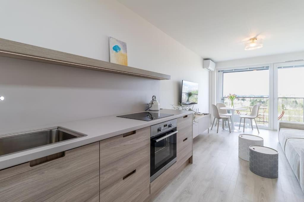 Cozy Apartment Near City Centrum And Bratislava Airport Exterior photo