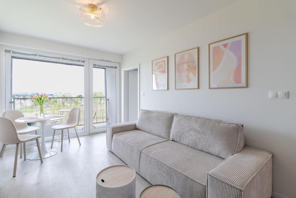 Cozy Apartment Near City Centrum And Bratislava Airport Exterior photo